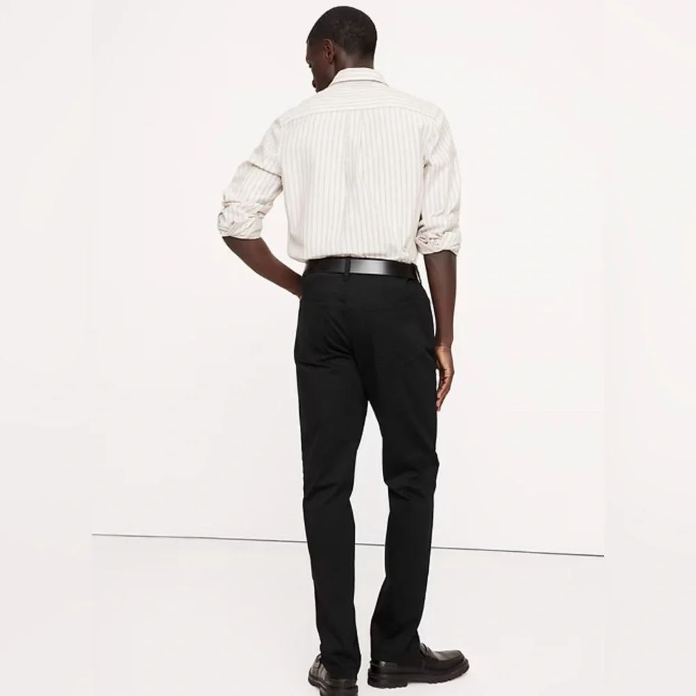 Banana Republic Slim Traveler Pant, Black- Size 32x30